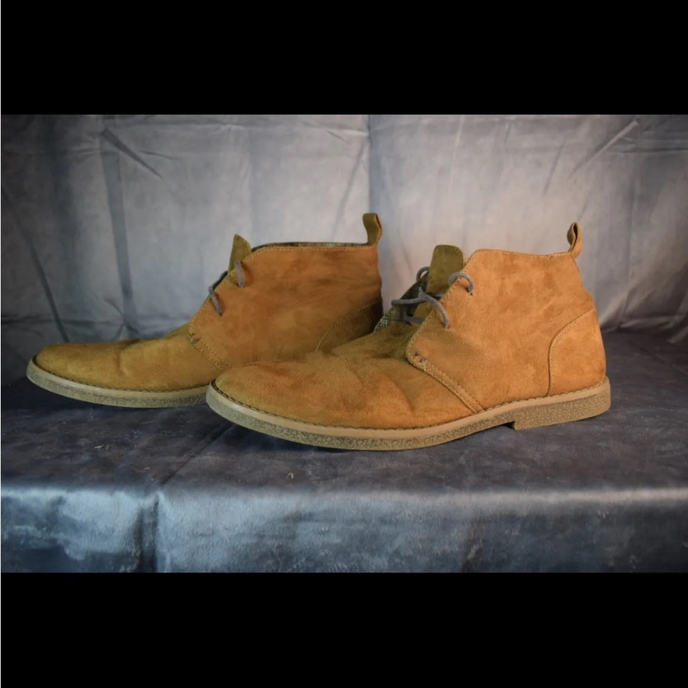 Men's size 11.5 (45) Suede lace up ankle shoe boots shoes by H & M